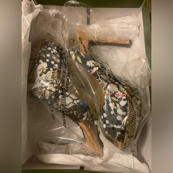 J.Reneé multi-colored heels Heels 4-1/8” heel sz 9m - Picture 12 of 13